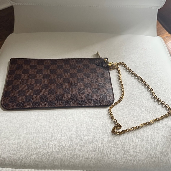 Louis Vuitton Damier Ebene Wristlet authentic - Picture 11 of 12
